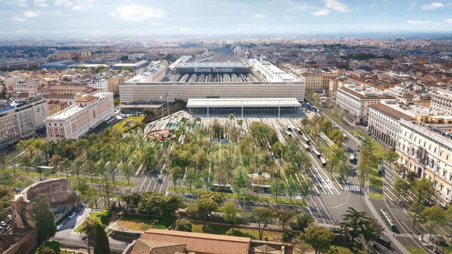 Piazza dei Cinquecento a Roma Termini